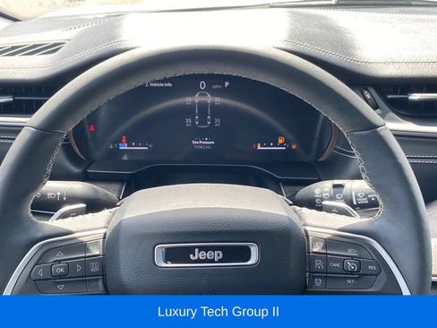 Used 2024 Jeep Grand Cherokee L Limited w/ Luxury Tech Group II AWD/4WD image 8