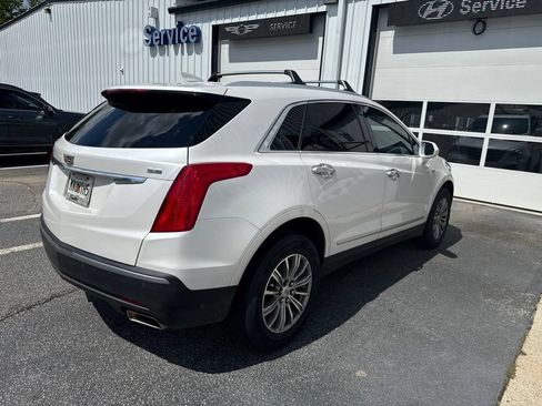 Used 2018 Cadillac XT5 Luxury w/ Driver Awareness Package FWD image 2