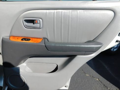 Used 2000 Lexus RX 300 4WD image 18