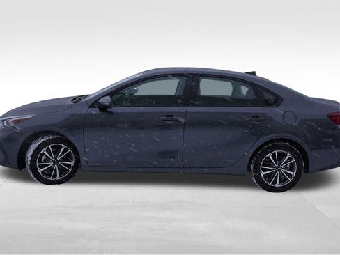 Certified 2022 Kia Forte LXS w/ LXS Technology Package image 10