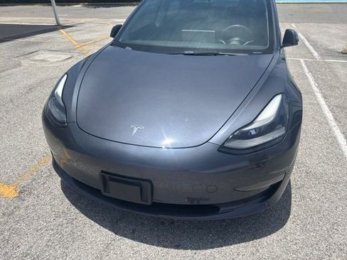 Used 2022 Tesla Model 3 Standard Range RWD image 3
