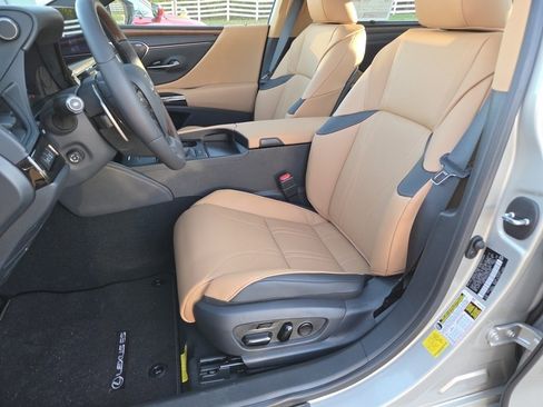 Used 2025 Lexus ES 350 Ultra Luxury FWD image 6