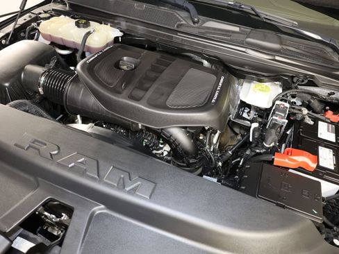 Used 2025 RAM 1500 Limited AWD/4WD image 37