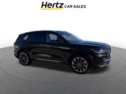 Used 2024 Lincoln Nautilus Reserve image 1