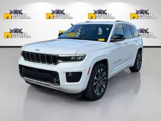Used 2022 Jeep Grand Cherokee Overland w/ Luxury Tech Group IV AWD/4WD video 1