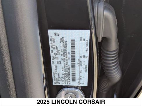 New 2025 Lincoln Corsair Reserve image 15