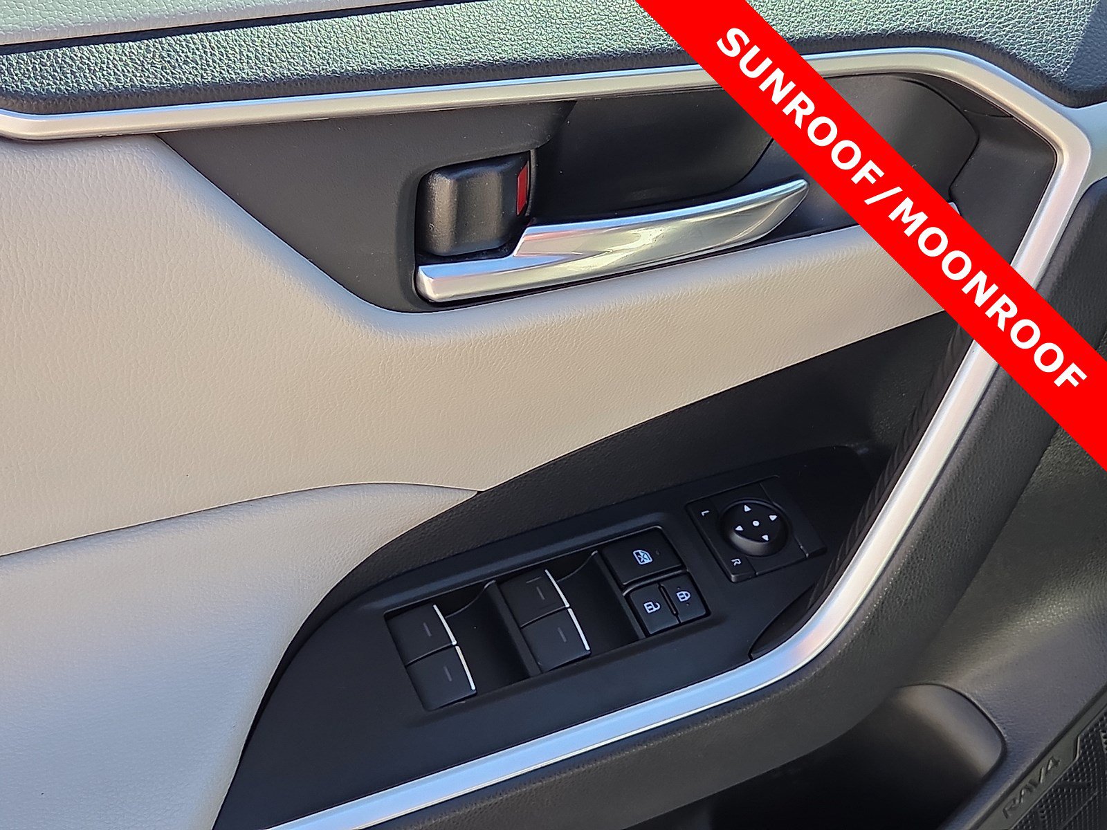 Used 2022 Toyota RAV4 XLE w/ Convenience Package AWD/4WD image 13