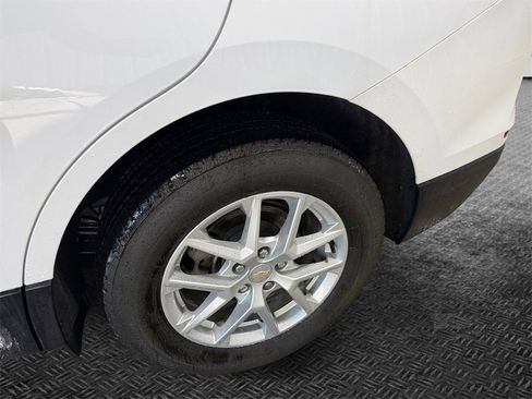 Used 2022 Chevrolet Equinox LT image 11