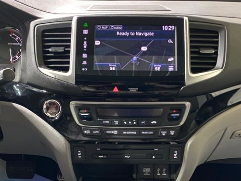 Used 2016 Honda Pilot Touring image 16