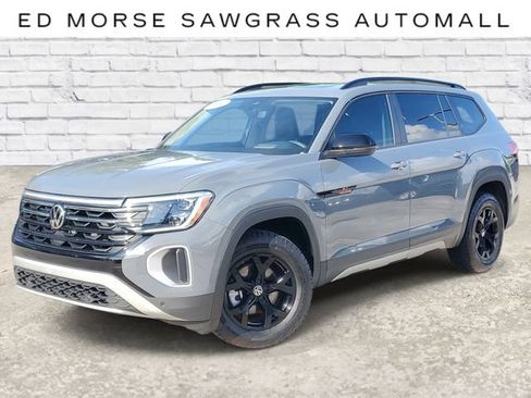 Used 2024 Volkswagen Atlas Peak Edition SEL AWD/4WD image 1