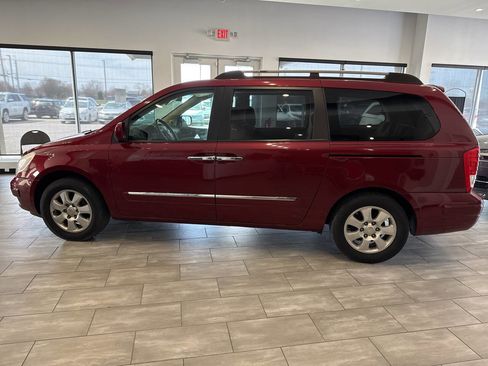 Used 2007 Hyundai Entourage GLS image 36