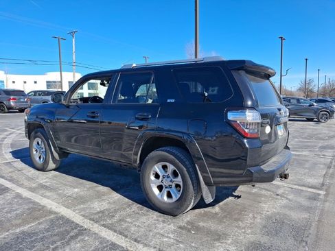 Used 2015 Toyota 4Runner SR5 image 2