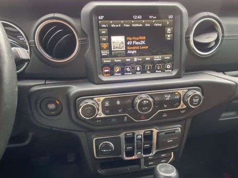 Certified 2023 Jeep Wrangler Sahara w/ Cold Weather Group image 36