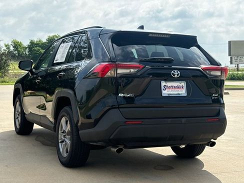 Used 2025 Toyota RAV4 XLE AWD/4WD image 6