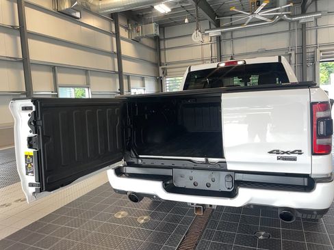 Used 2020 RAM 1500 Big Horn AWD/4WD image 15