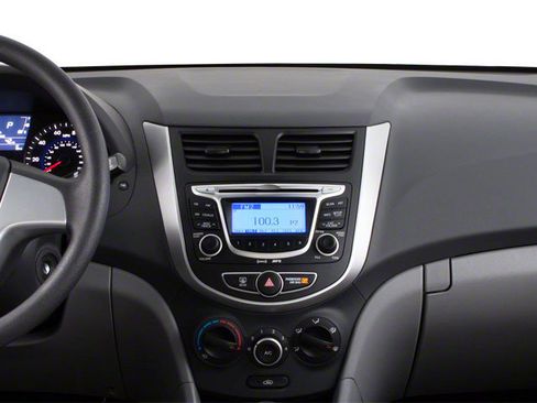 Used 2013 Hyundai Accent GLS FWD image 22