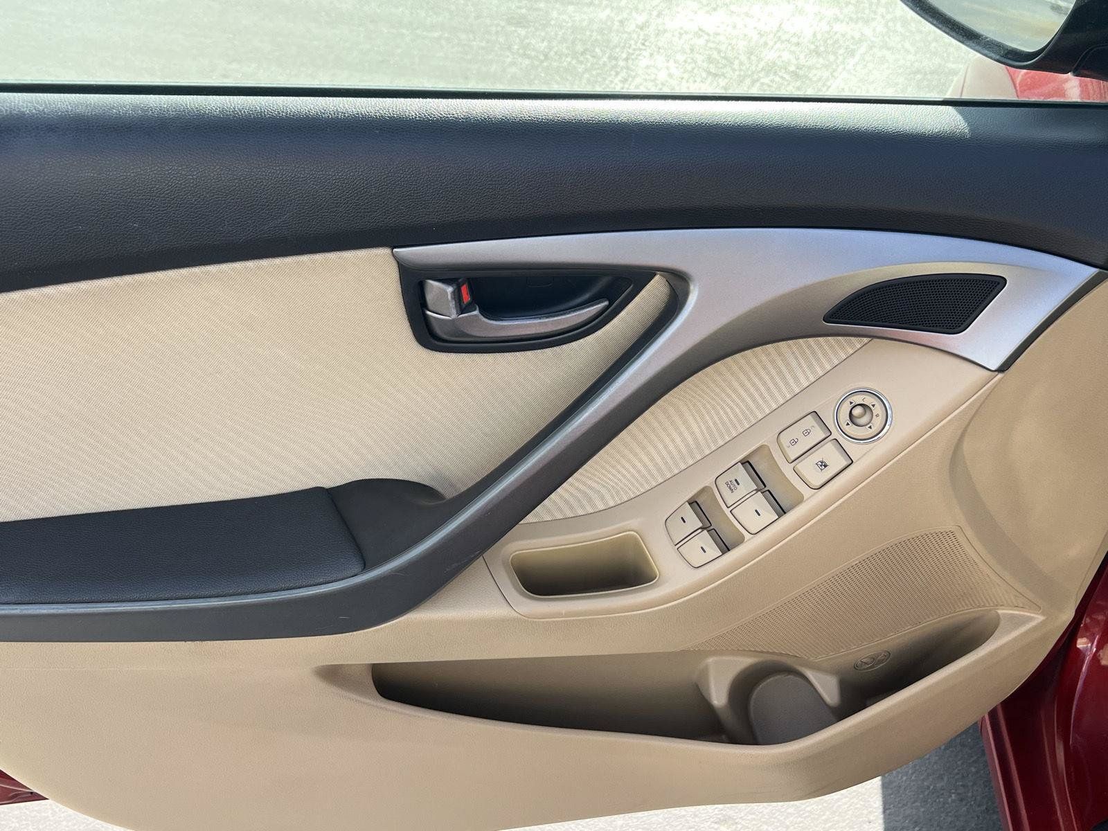 Used 2011 Hyundai Elantra GLS w/ Navigation Pkg 4 FWD image 28