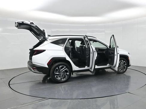 Used 2025 Hyundai Tucson Limited AWD/4WD image 4