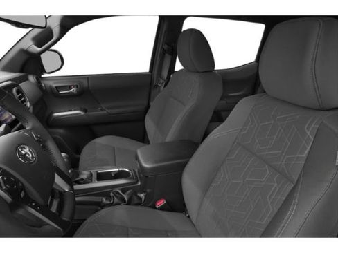 Used 2019 Toyota Tacoma TRD Off-Road AWD/4WD image 9