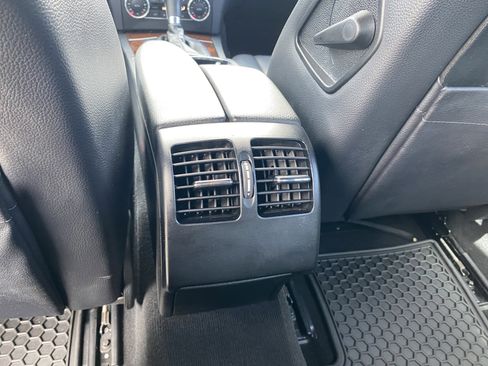 Used 2014 Mercedes-Benz C 300 4MATIC Sedan image 33