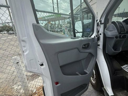 Used 2017 Ford Transit 150 XL image 6
