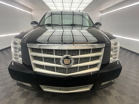 Used 2014 Cadillac Escalade Platinum AWD/4WD image 2