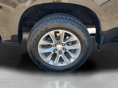 Used 2022 Chevrolet Silverado 1500 High Country w/ Safety Package II AWD/4WD image 9