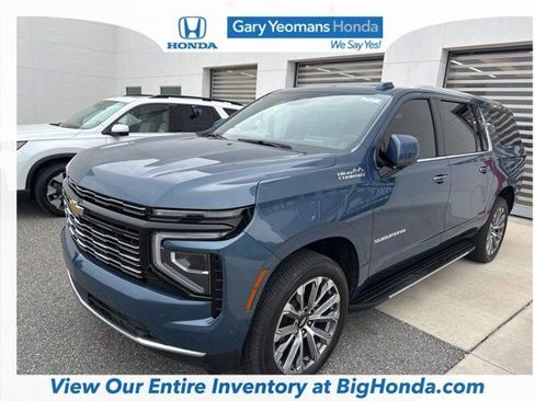 Used 2025 Chevrolet Suburban High Country image 6