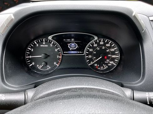 Used 2020 Nissan Pathfinder SL AWD/4WD image 8