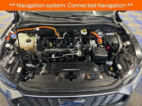 Certified 2025 Ford Escape Platinum w/ Premium Technology Package image 3