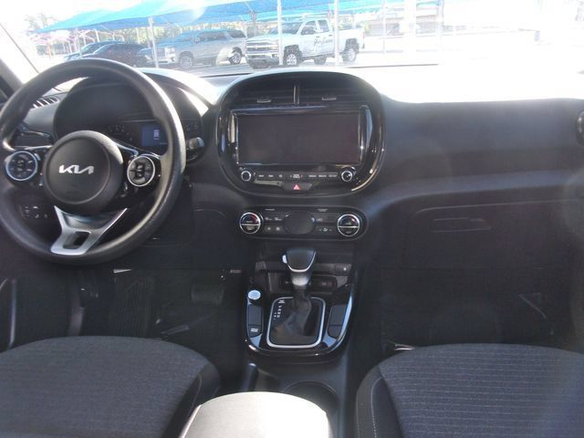 Used 2022 Kia Soul S FWD image 19