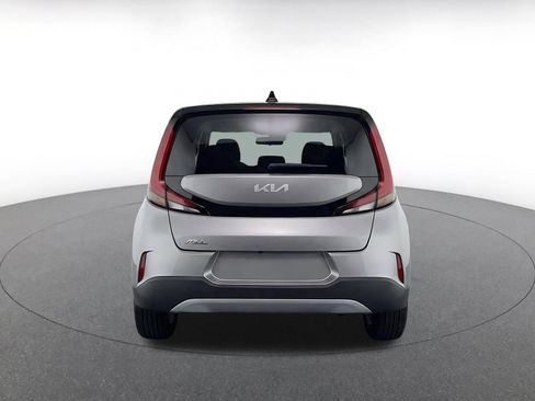 Used 2025 Kia Soul LX w/ LX Technology Package FWD image 8