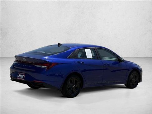Certified 2023 Hyundai Elantra SEL FWD image 5