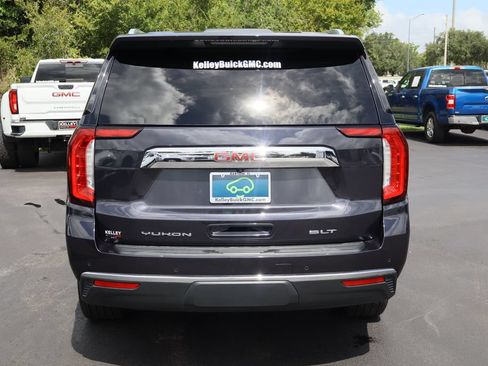 Certified 2023 GMC Yukon SLT w/ SLT Premium Package AWD/4WD image 8