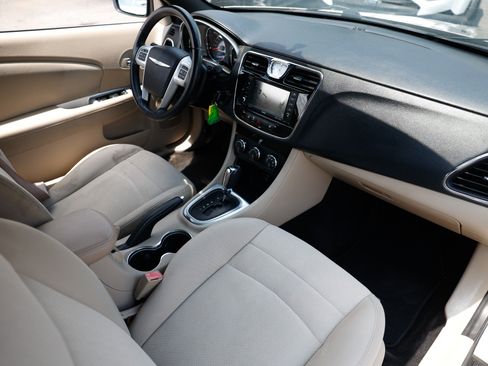 Used 2013 Chrysler 200 Touring w/ Cold Weather Group FWD image 18