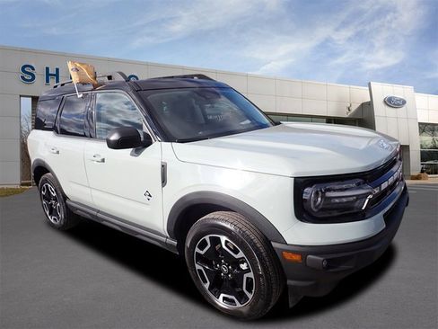 Certified 2024 Ford Bronco Sport Outer Banks w/ Tech Package image 3