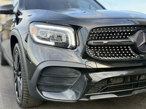 Used 2022 Mercedes-Benz GLB 250 4MATIC image 14