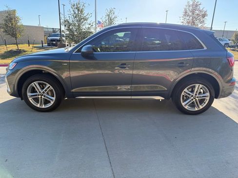 Used 2025 Audi Q5 e Prestige w/ Prestige Package image 8