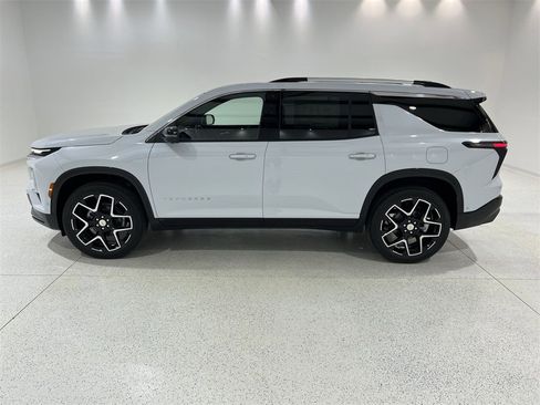 New 2026 Chevrolet Traverse High Country image 2