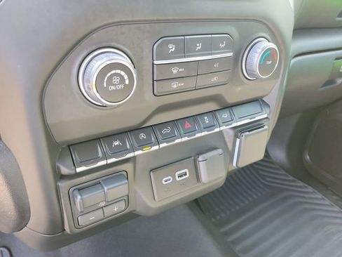 Used 2024 Chevrolet Silverado 1500 Custom image 26