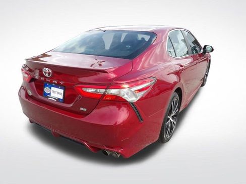 Used 2018 Toyota Camry SE w/ Convenience Package image 12