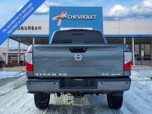 Used 2018 Nissan Titan SV w/ SV Convenience Package image 5