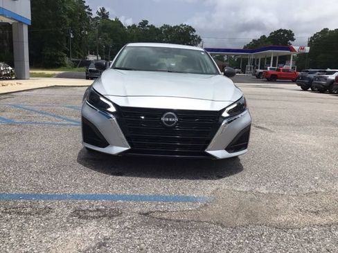 Used 2025 Nissan Altima 2.5 SV FWD image 7