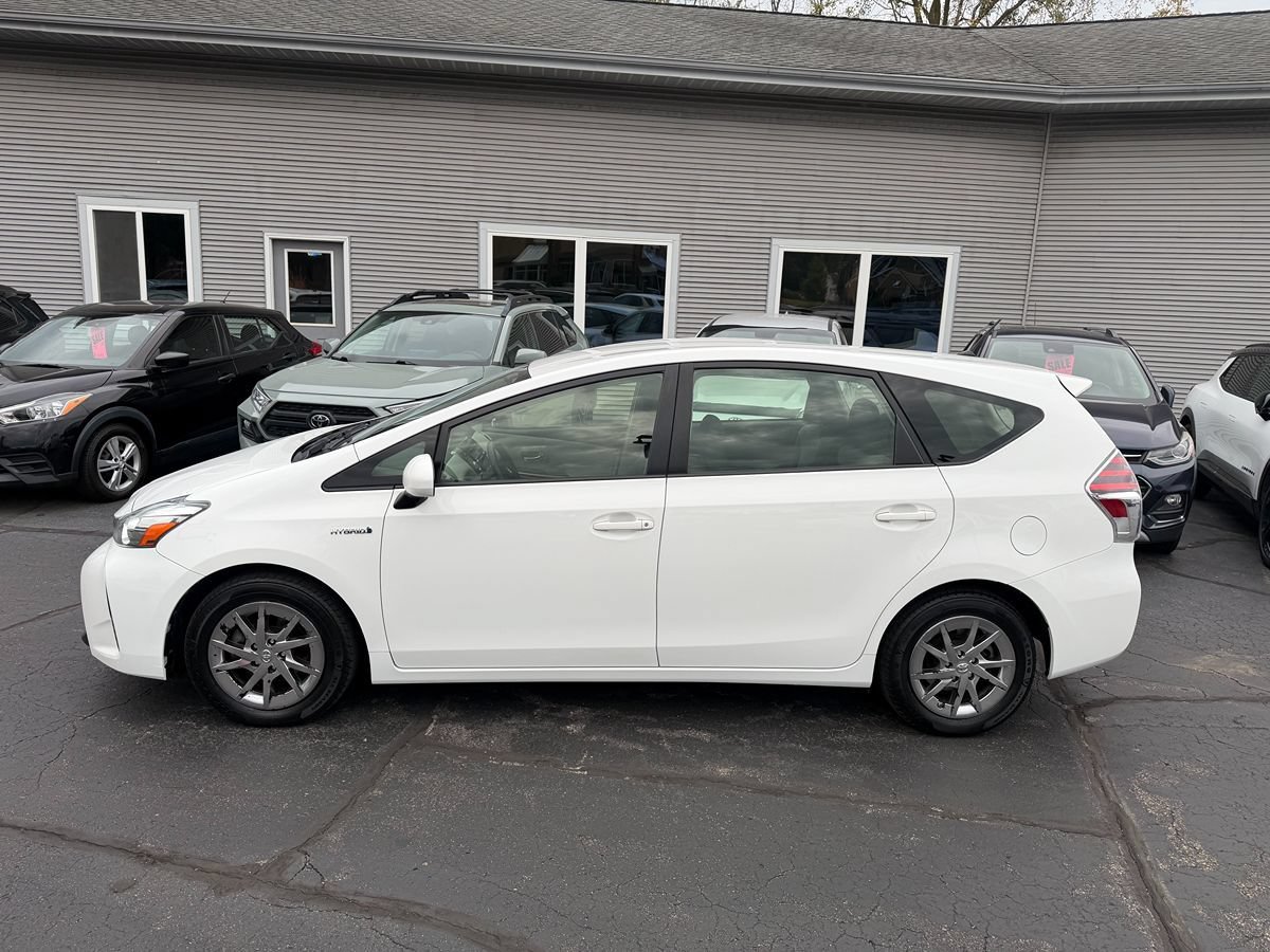 Used 2017 Toyota Prius V Two FWD image 2