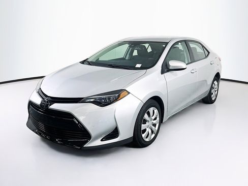 Used 2017 Toyota Corolla LE w/ Carpet Mat Package (TMS) FWD image 3