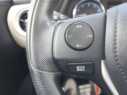 Used 2017 Toyota Corolla L FWD image 21