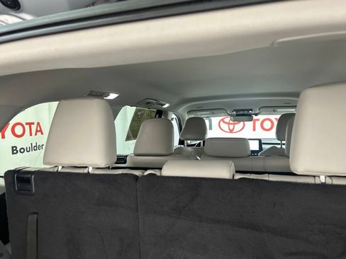 Used 2024 Toyota Grand Highlander AWD image 16