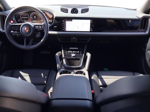 New 2026 Porsche Cayenne image 21