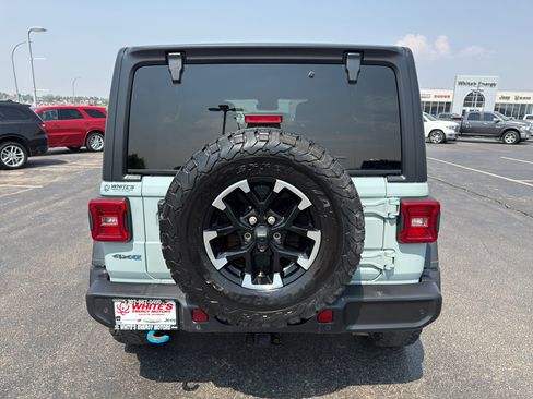 Used 2024 Jeep Wrangler Unlimited Rubicon 4xe w/ Technology Group AWD/4WD image 6
