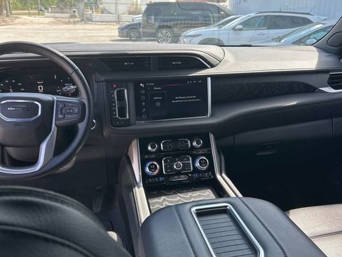Used 2024 GMC Yukon XL Denali AWD/4WD image 12